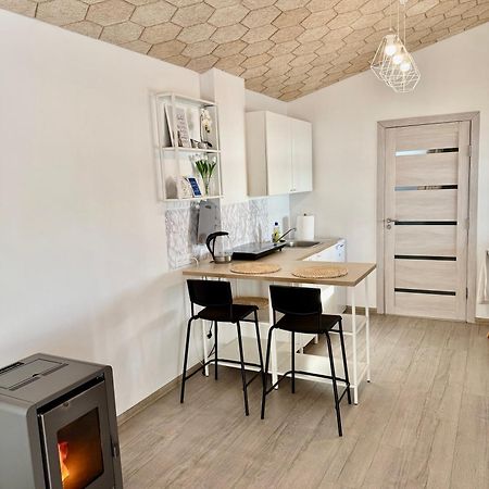 Atputas Namins Jaunlaicene Villa Buitenkant foto