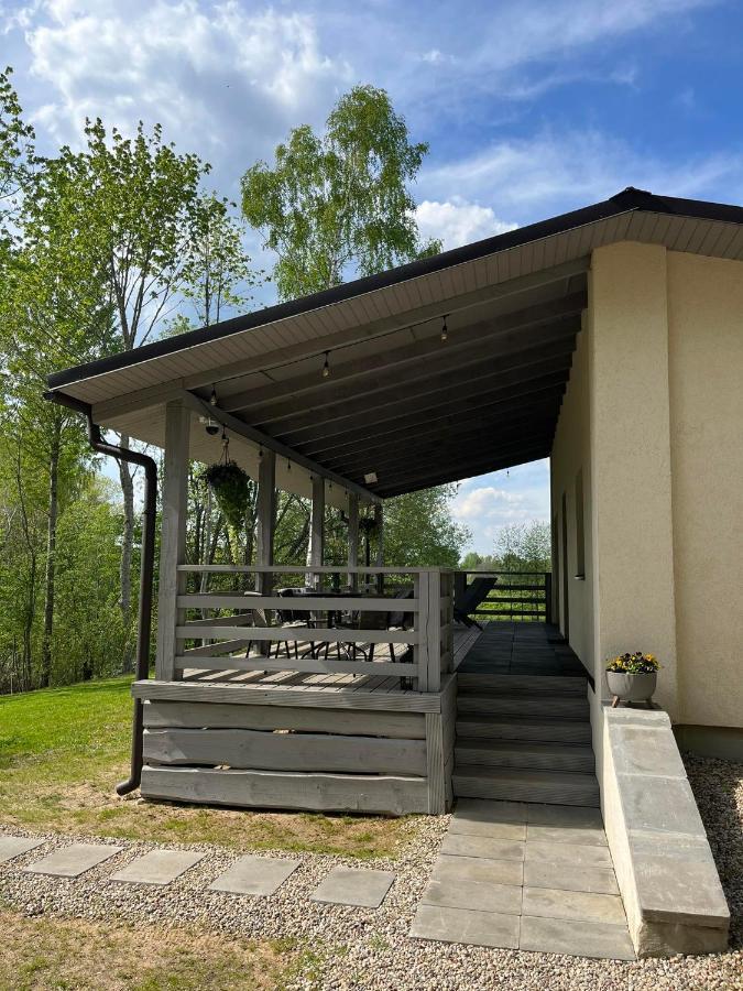 Atputas Namins Jaunlaicene Villa Buitenkant foto