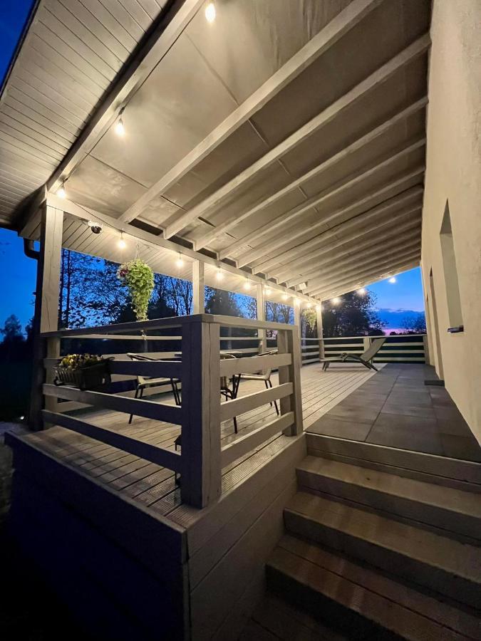 Atputas Namins Jaunlaicene Villa Buitenkant foto